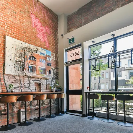 Parc Avenue Hostel-3